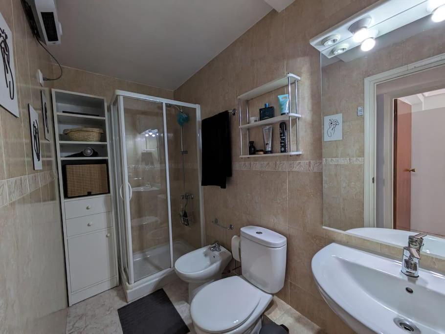 Acogedor Apartamento Y Parking Madrid Kültér fotó